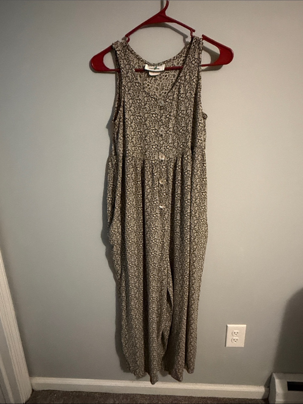 Floral Sleeveless Button-Front Jumper - Neutral Floral
